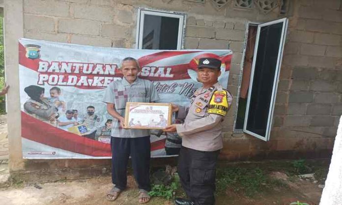 Polsek Teluk Bintan Salurkan Bansos ke Masyarakat, Salah Satu Program Polda Kepri di Ramadhan