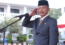 Sekdaprov Kepri Pimpin Apel Gabungan Hari Pertama Kerja Usai Libur Lebaran Sekdaprov Kepri Pimpin Apel Gabungan Hari Pertama Kerja Usai Libur Lebaran