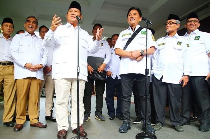 Prabowo dan Yusril Izha Mahendra Yusril Ihza Mahendra Sambut Baik Wacana Pembentukan Koalisi Besar