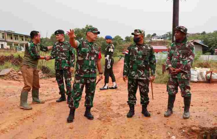 Danrem Wira Pratama Tinjau Langsung Proses Pembangunan TMMD di Kavling Seraya Sambau Batam
