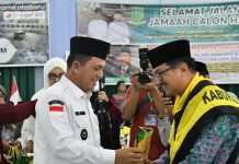 Gubernur Doakan Sekda Natuna Bersama Masyarakat Menjadi Haji Mambrur Kloter Satu Gubernur kepri Ansar Ahmad Doakan sekda Natuna Boy Wijanarko bersama warga Natuna semoga menjadi haji Mambrur