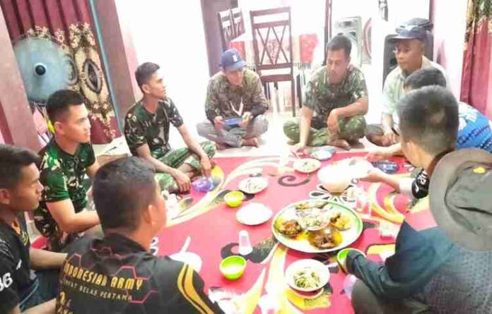 Satgas TMMD Tinggal Dirumah Warga