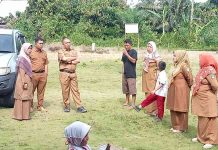 Kadis Pendidikan Pasbar Turun Langsung ke Lokasi Bencana Angin Kencang di SDN 26 Lembah Melintang