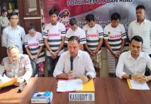 Subdit 3 Jatanras Ditreskrimum Polda Kepri Amankan 5 Pelaku Pecah Kaca, Sikat Uang Rp 310 Juta Subdit 3 Jatanras Ditreskrimum Polda Kepri Amankan 5 Pelaku Pecah Kaca, Sikat Uang Rp 310 Juta