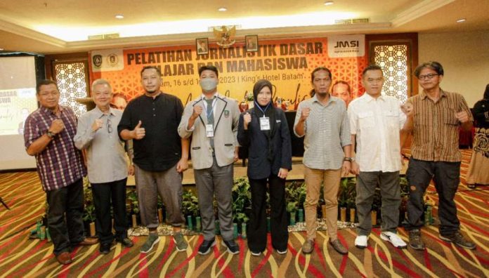 JMSI Kepri Bangun Karakter Menulis Pemula Tingkat SMA dan Mahasiswa di Batam