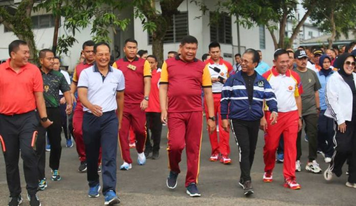 Kapolda Kepri Olahraga Bersama TNI-Polri