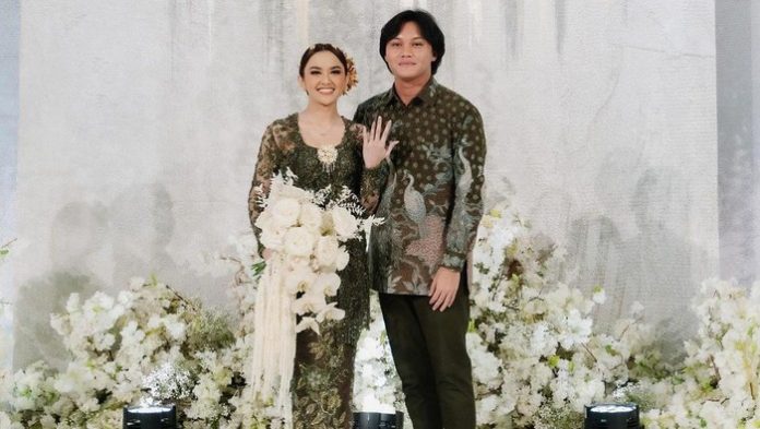 Rizky Febian dan Mahalini Bertunangan