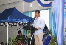Rudi Serahkan Simbolis Insentif RT/RW Triwulan II di Kavling Perjuangan Kecamatan Bengkong