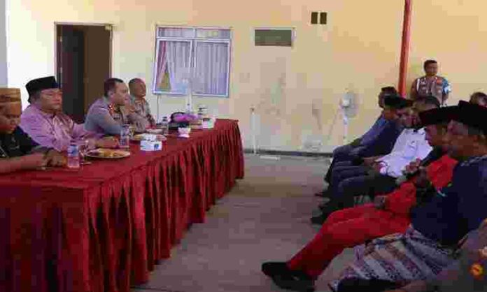 Kapolres Anambas Laksanakan Jumat Curhat Yang Dilakukan dalam rangka HUT Bhayangkara yang Ke 77