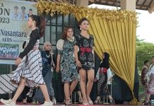 Puluhan Modeling Batik Karimun Unjuk Kebolehan, Bergaya Nyentrik dan Cantik Puluhan Modeling Batik Karimun Unjuk Kebolehan, Bergaya Nyentrik dan Cantik