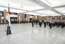 Kapolri Listyo Sigit Sematkan Tanda Kehormatan Bintang Bhayangkara Pratama ke 22 Pati Polri Kapolri Listyo Sigit Sematkan Tanda Kehormatan Bintang Bhayangkara Pratama ke 22 Pati Polri