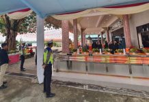 Personil Polres Pastikan Ibadah Waisak 2023 di Bintan Berjalan Aman dan Lancar Personil Polres Pastikan Ibadah Waisak 2023 di Bintan Berjalan Aman dan Lancar