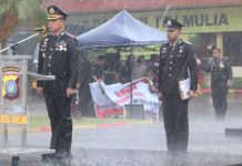 Semangat Personil Polresta Barelang saat Upacara Harlah Pancasila 2023 Walaupun Diguyur Hujan Wakapolresta Barelang Batam Hari lahir Pancasila 2023