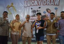 Hendro Lie Berhak Bawa Satu Sepeda Motor Lucky Draw dari Central Square Garden Central Square Garden