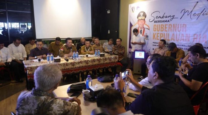 Gubernur Ansar Ahmad melakukan Sembang Bersama Media di Batam