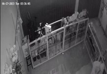 Terekam Kamera CCTV, Pencuri Gasak Konter HP di Karimun