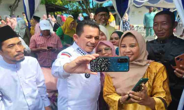 Bantuan Insentif Gubernur Kepri Disambut Gembira RT dan RW di Belakang Padang