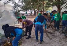 Ciptakan Lingkungan Yang Nyaman, TNI – POLRI Laksanakan Kegiatan Sabtu Bersih Bersama Warga