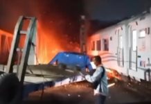 Video Penampakan Kereta Api Brantas Jakarta – Blitar Hantam Truk Mogok Kereta Api Jakarta Blitar