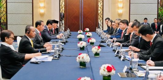 Presiden Jokowi Saksikan MoU Investasi Xinyi Glass