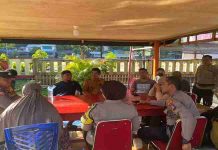 Bhabinkamtibmas Melaksanakan Mediasi Penyelesaian Masalah Warga Dengan Cara Problem Solving