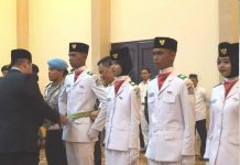 Kukuhkan Paskibra Bintan, Bupati Roby Beri Amanah Besar