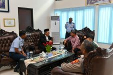 Menteri Dalam Negeri (Mendagri) RI Muhammad Tito Karnavian tiba di Bandara Lanud Raden Sadjad, Kabupaten Natuna