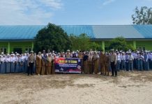 Kasat Lantas Polres Lingga Berikan Edukasi Tentang Tertib Lalu Lintas Kepada Pelajar Kasat Lantas Polres Lingga Berikan Edukasi Tentang Tertib Lalu Lintas Kepada Pelajar