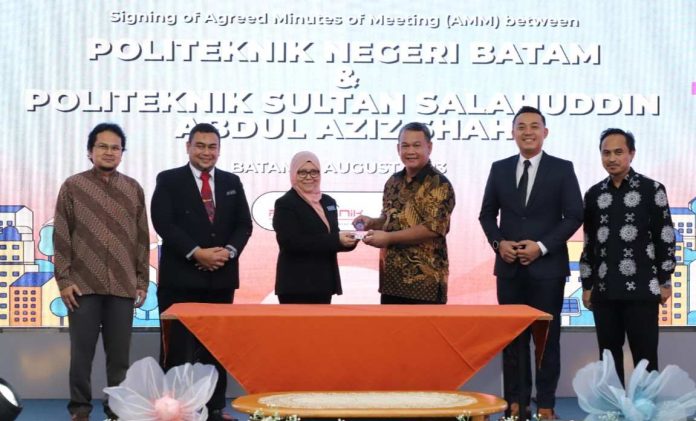 Pagelaran Vokasi 2023 Polibatam Resmi Dibuka, Ada MoU dengan Politeknik PSA Malaysia Pagelaran Vokasi 2023 Polibatam Resmi Dibuka, Ada MoU dengan Politeknik PSA Malaysia