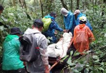 Pendaki Cedera Kaki Saat di Gunung Kerinci Berhasil Dievakuasi OLeh Tim SAR Gabungan