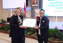 Rumah Zakat Kepri Dapat Piagam dari Walikota Batam Rumah Zakat Kepri Dapat Piagam dari Walikota Batam