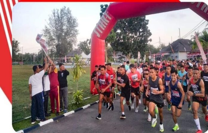 Sekda Bintan Lepas Peserta Pelari Tanjunguban Run 8K