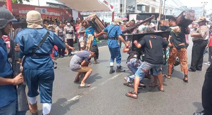 Teatrikal Kerja Paksa Romusa Penjajah Jepang Mewarnai Karnaval di Bintan Utara