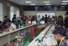 Rudi Temui Aliansi Mahasiswa se-Kota Batam Gelar Aksi di DPRD Batam Terkait Rempang
