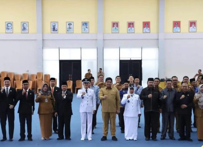 Lantik 37 Pejabat Eselon III dan IV di Aula Bandar Seri Bintan
