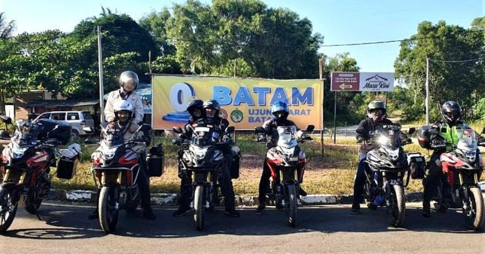 Capella Dinamik Nusantara Kepri Gelar Liburan Seru bersama Konsumen dan Pecinta Honda CB150X
