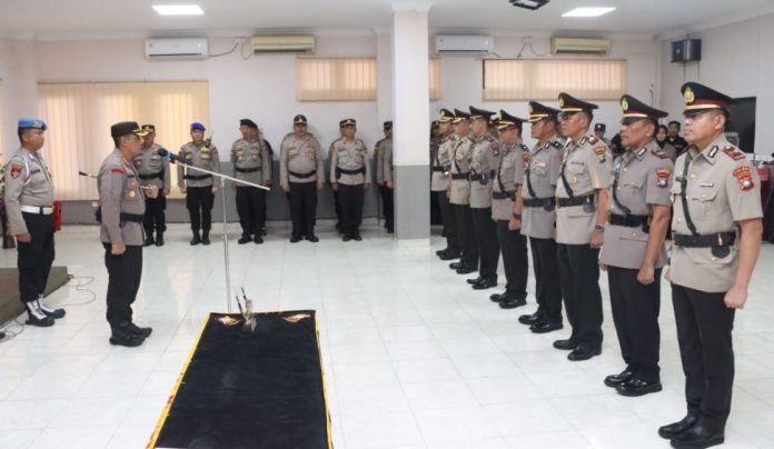 Kapolresta Barelang Pimpin Sertijab Tiga Kabag dan Dua Kapolsek di Batam