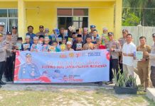 Polsek Daik Distribusikan Buku ke Pondok Pesantren Baitul Mukhlasin Desa Musai Lingga Polsek Daik Distribusikan Buku ke Pondok Pesantren Baitul Mukhlasin Desa Musai Lingga