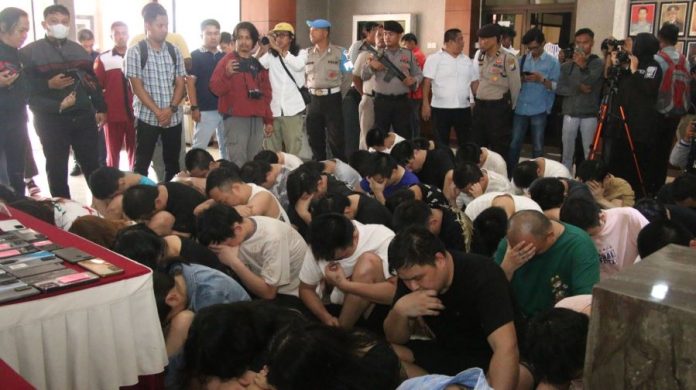 Tim Polda Kepri dan Interpol amankan 42 WNA China Pelaku Love Scamming Tim Polda Kepri Amankan 42 WNA China Pelaku Love Scamming