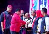 Prabowo Wakili Presiden RI Joko Widodo Serahkan Penghargaan Prestasi Menpora RI ke Gubri Syamsuar