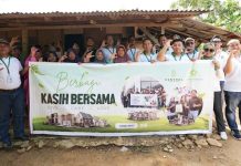 Central Group Berbagi 200 Paket Sembako ke Warga Tembesi Batam Central Group Berbagi 2023