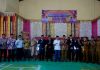 Ketua DPRD Pasbar Erianto Dampingi Wabup Risnawanto Lantik Bamus Nagari Sungai Talang Periode 2023-2029