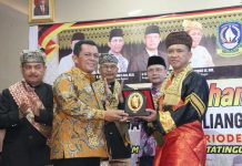 Gubernur Ansar Kukuhkan Keluarga Suku Piliang Minangkabau Provinsi Kepri