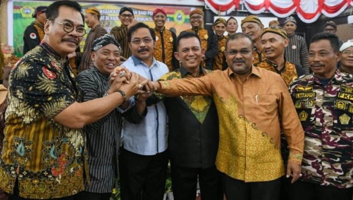 Keberadaan paguyuban Among Mitro, sangat berperan penting dalam pembangunan daerah di Kabupaten Karimun.