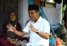 Menteri Investasi RI Apresiasi Upaya BP Batam saat Tinjau Hunian Sementara di Sambau Menteri Investasi RI Apresiasi Upaya BP Batam saat Tinjau Hunian Sementara di Sambau