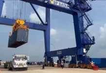 Sejak Pengoperasian STS Crane, Waktu Sandar Kapal di Pelabuhan Batu Ampar Makin Cepat STS Crane Pelabuhan Batu Ampar