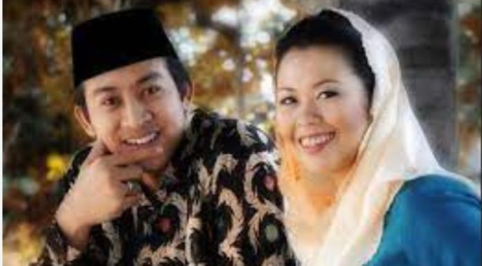Suami Yenny Wahid, Dhohir Farisi