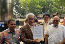 Tim PDI dan PAN Laporkan Presiden Jokowi, Anwar Usman dan Gibran ke KPK Tim PDI dan PAN Laporkan Presiden Jokowi, Anwar Usman dan Gibran ke KPK