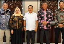 Bupati dan Dewan Anambas Jumpai KSP Moeldoko Usul Pembangunan Jembatan Konjo Bupati dan Dewan Anambas Jumpai KSP Moeldoko Usul Pembangunan Jembatan Konjo