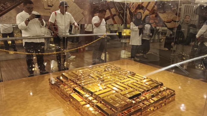 Replika Emas Batangan di Museum Bank Indonesia Jakarta